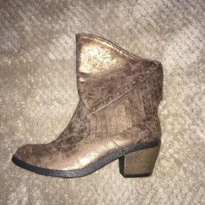 Heeled cowboy boots